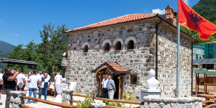 “I bekum qoftë ai shtegtar që vjen dhe e sheh këtë vend të shejtë me histori të madhe” (video)