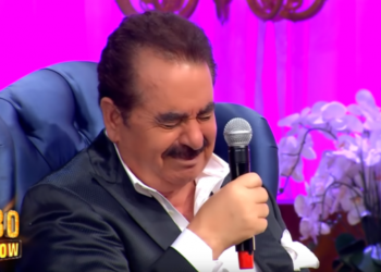 Këngëtari Ibrahim Tatlises shpërthen në lot gjatë këndimit