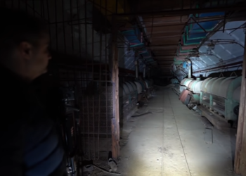 Pas Rusëve, dy polak futën brenda uzinës së Poliçanit në Shqipëri: ‘’Predha, plumba e fishekë kudo’’ (VIDEO)