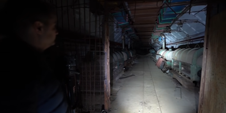 Pas Rusëve, dy polak futën brenda uzinës së Poliçanit në Shqipëri: ‘’Predha, plumba e fishekë kudo’’ (VIDEO)