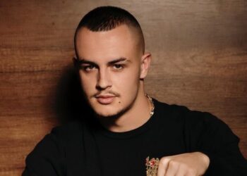 Pas modeles ruse kjo është e dashura e re e Don Xhon