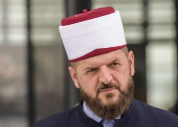 Shefqet Krasniqin e “kërcënon” Albin Kurtin për shami