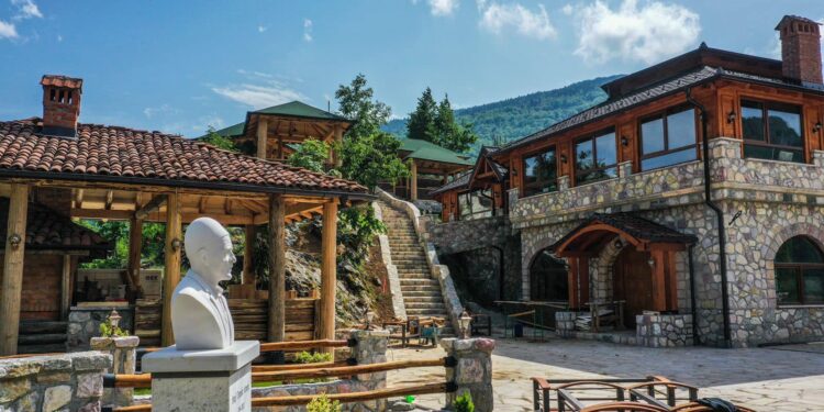 Resorti Belle, vendi i “Parajsës” për Shqiptarinë (video)