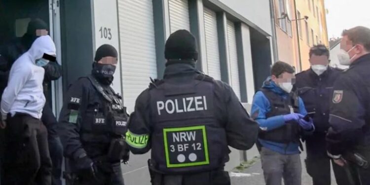 Shkatërrohet banda shqiptare në Itali