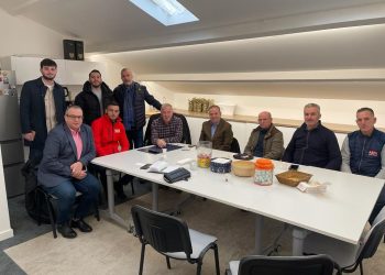 Deputeti Elmi Reçica në Lyon të Francës, e pret biznesmenin Ferat Bislimi