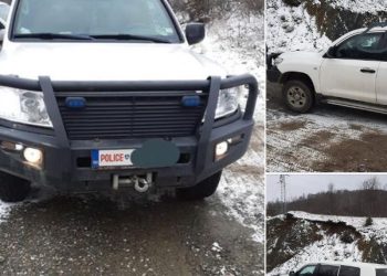 Policia e Kosovës sulmohet me armë zjarri në Zveçan (foto plumbat)