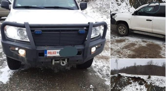Policia e Kosovës sulmohet me armë zjarri në Zveçan (foto plumbat)