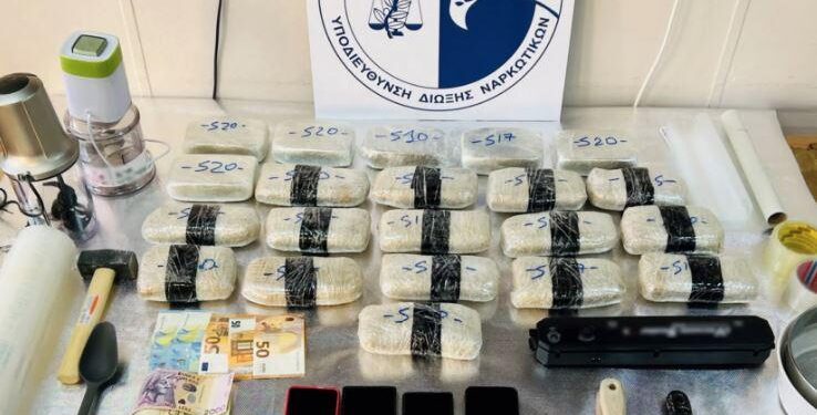 Kapen me 10 kilogramë drogë dy vëllezër shqiptarë