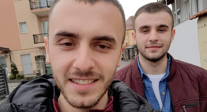 Vëllau për vëllaun e vdekur: “O vëlla m’i ke këput krahët”