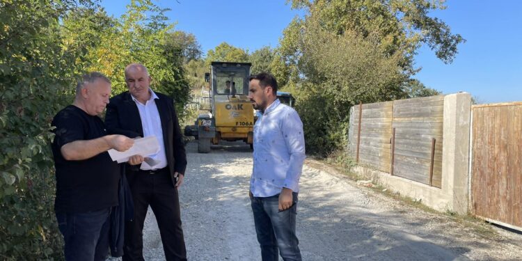 Sokol Haliti: Kanë filluar punimet e rrugës  jetike qe i lidhë tri fshatra (foto)