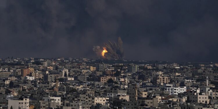 Lufta e Izraelit me Hamasin: Mbi 1 mijë të vdekur dhe mijëra të plagosur