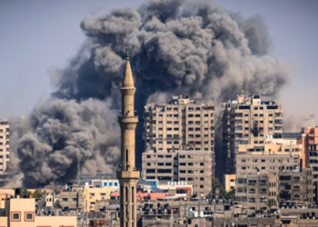 Izraeli: Mbi 200 pengje po mbahen në Gazë nga Hamasi