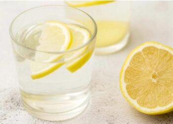 Ja pse duhet të pini çdo ditë ujë me limon