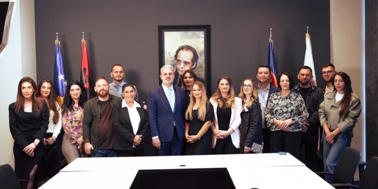 Zyrtartarja e Lartë e kryeministrit, Albin Kurti i bashkohet LDK-së