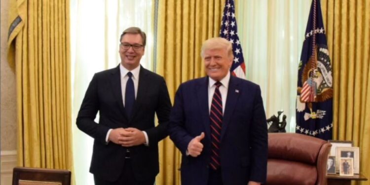 Vuçiq e telefonon Trumpin: Biseda ishte tejet e përzemërt