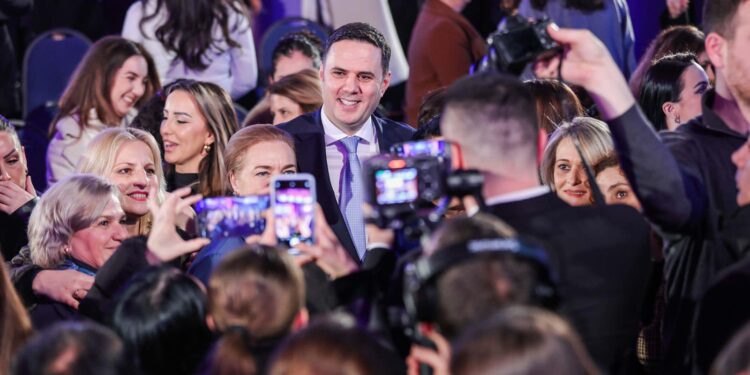 Abdixhiku me fjalim te fuqishëm për gratë: Ju lëni gjithçka, që të tjerët të kenë gjithçka