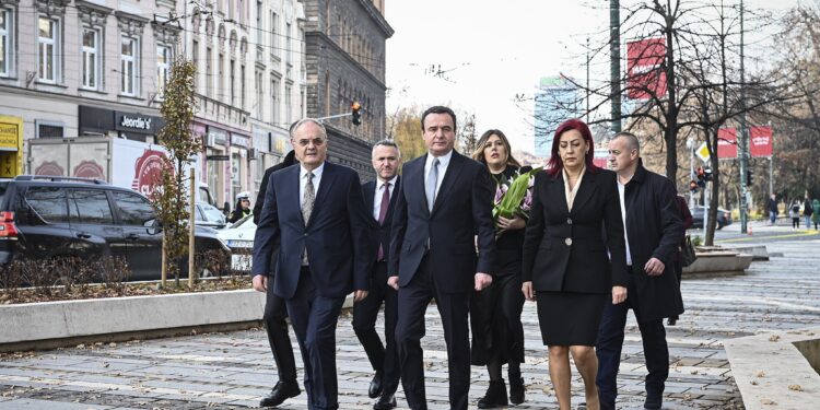 Ambasadori Martin Berishaj, bashkë me Albin Kurtin në Bosnjë -Foto