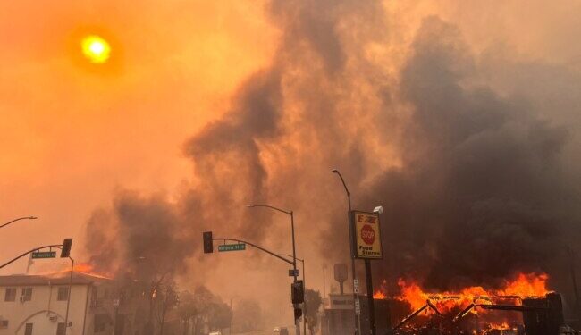 Rritet numri i të vdekurve nga zjarret në Los Anxhelos
