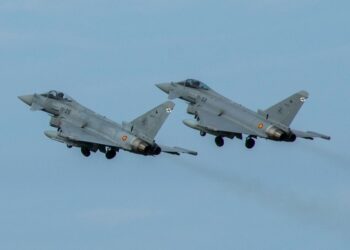 Çka po ndodhë? NATO vendos dy avionë F-35 në Poloni, pasi  Rusia i ngriti disa në ajër