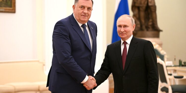 Millorad Dodik i iku INTERPOLIT dhe arrin në Moskë të Putini