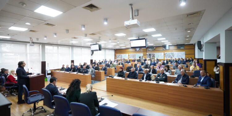 Termokos bënë revolucionin zgjeron rrjetin për 38 mijë qytetarë me projektin Solar4Kosovo