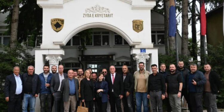 Kryetari Sokol Haliti për dallim nga Kurti i mbështet 35 biznese në Viti