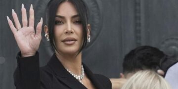 Shpallen fajtorë personat që grabitën Kim Kardashian në Paris