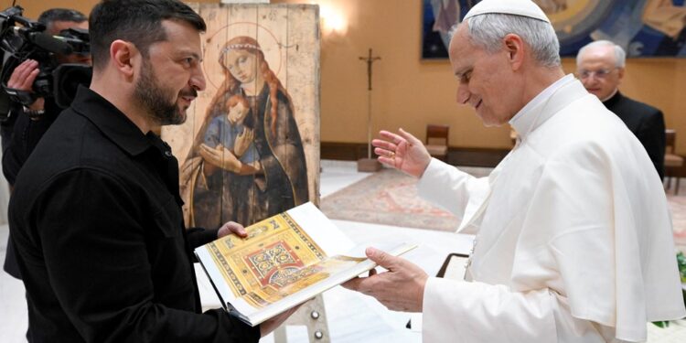 Kjo është dhurata që Zelensky ia dhuroi Papës