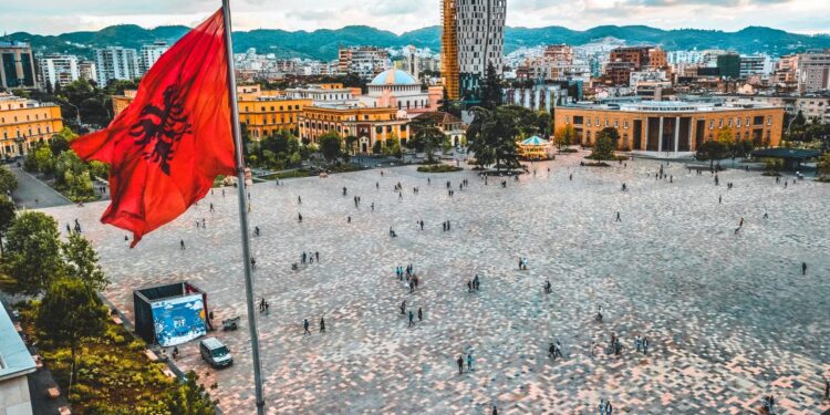 Sytë e veshët e gjithë Evropës drejtohen sot në Tiranë