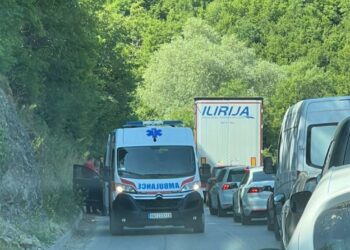 Një i vdekur e dy të lënduar në aksidentin Prishtinë-Gjilan