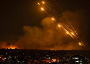 Izraeli: Irani ka lëshuar afro 400 raketa balistike e 1 mijë dronë