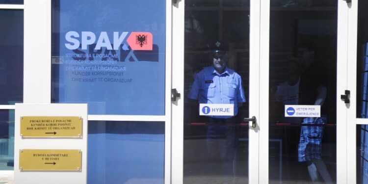 I vodhën 3 milionë euro përmes call-centerave, dënohen me burg Jusel Micin dhe Mendim Domin