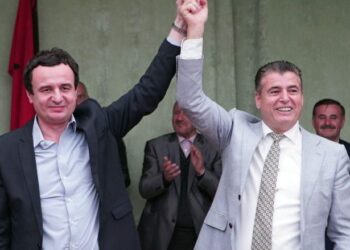 Çka po ndodhë: Agim Bahtiri e “kërcënon” Albin Kurtin, me largim nga VV-ja