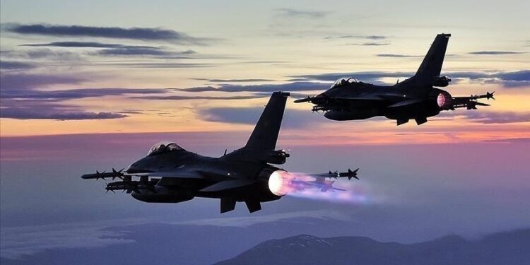 Zbulohet plani  britanike, për të blerë avionë luftarakë që mbajnë bomba bërthamore