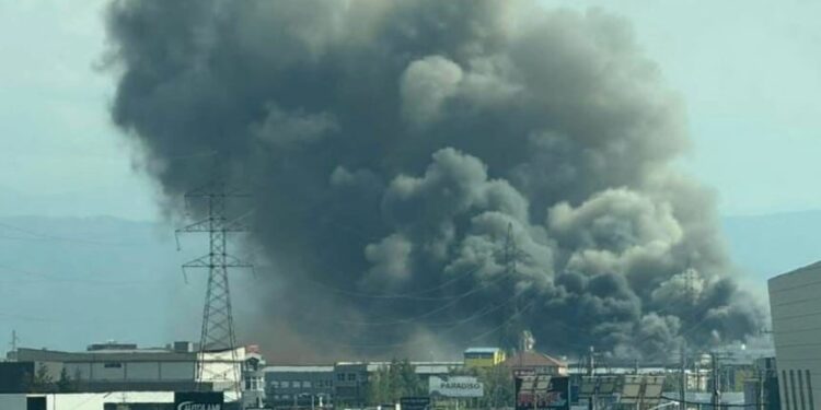 Zjarri i madh në Lipjan