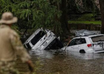 Mbi 161 persona të zhdukur pas përmbytjeve në Teksas