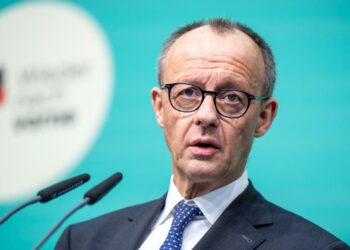 Merz i pranon akuzat e SHBA-së