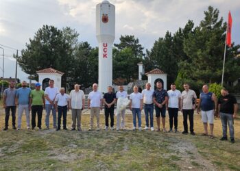 Ish – themeluesi i UÇK- së, Xhavit Haliti i nderoj dëshmorët në Loxhë