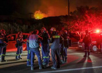 Grekët luftojnë me zjarret në ishullin e Kretës