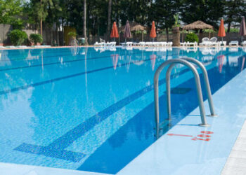 IKSHPK del me thirrje për qytetarët:  Mos urinoni në ujë se përhap infeksione