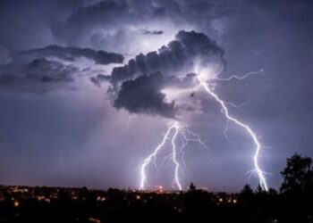 Kujdes sot moti me reshje shiu, breshër dhe rrufe në disa zona të Kosovës