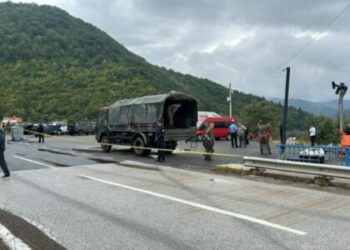 FSK e shoqëruar nga KFOR zbarkon në Veri