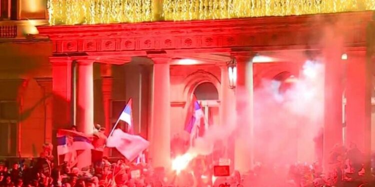 Vuçiq: Protestuesit mbrëmë donin të digjnin njerëz të gjallë