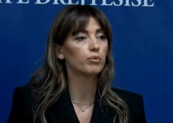 A po “ikë” Albulena Haxhiu” sot mban konferencë, s’dihet arsyeja