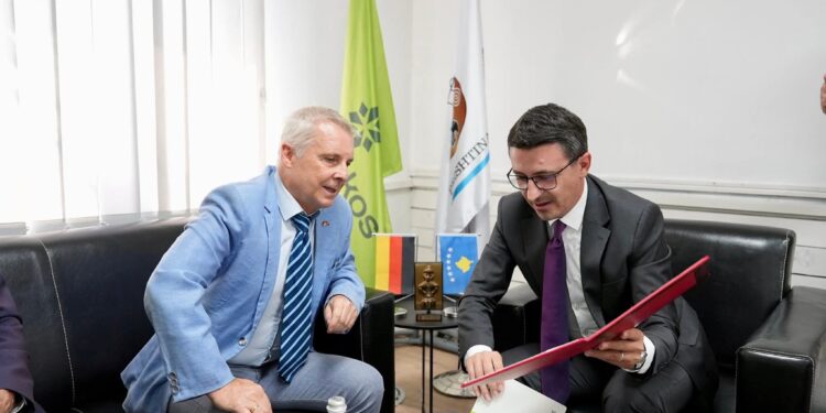 Kryeshefi i Termokosit e pret në takim lamtumirës ambasadorin Rohde
