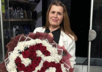 Djali e godet 7 herë me thi;kë nënën e tij mësuese në Dibër