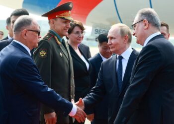 Presidenti rus, Vladimir Putin mbërrin në Kinë