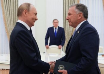 Putini takohet me emisarin amerikan në Moskë