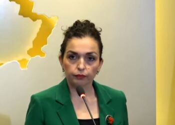 Presidentja Osmani tërheq kërkesën për seancën konstituive nga Kushtetuesja