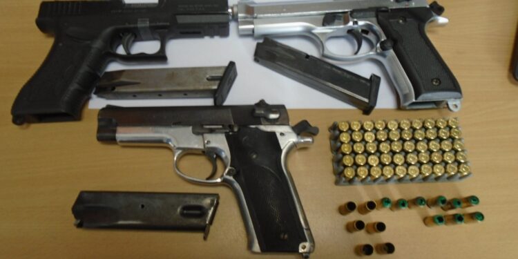 16 armë zjarri të sekuestruara në Prishtinë